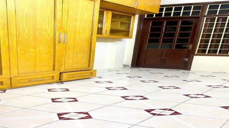 Cho thuê nhà nguyên căng ngõ 226 Lê Duẩn,  26m² x 5 tầng, 3 phòng ngủ, 3 WC, full nội thất, 10 triệu